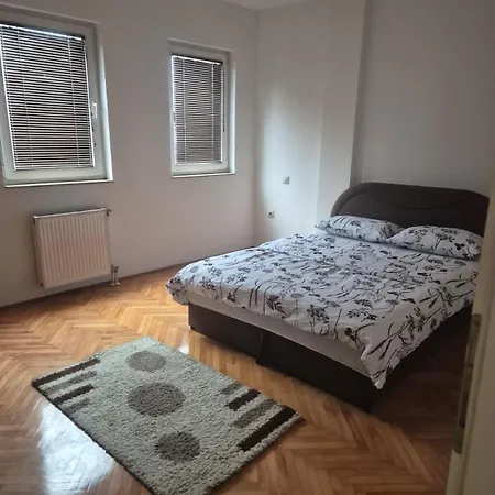 Apartment Garden Centar *